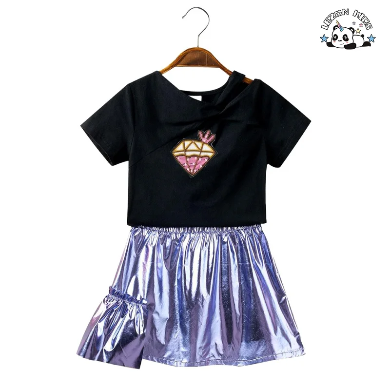 LEZONKIDS - Conjunto de duas peças para meninas com camiseta personalizada e saia curta metálica para verão